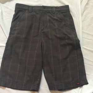 Tony Hawk plaid shorts dark grey black red size 18